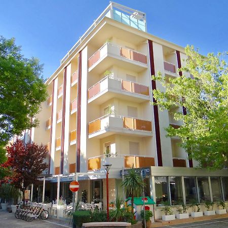 Hotel Aquila D'Oro Misano Adriatico Bagian luar foto