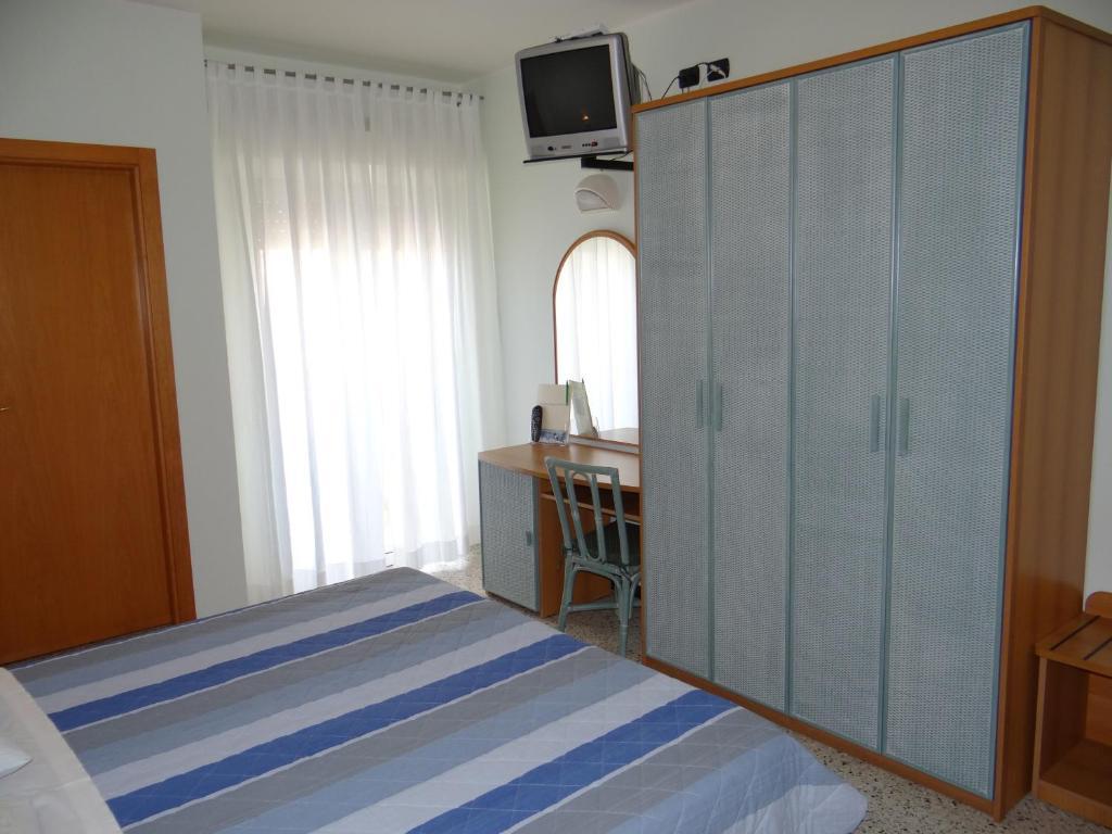 Hotel Aquila D'Oro Misano Adriatico Ruang foto